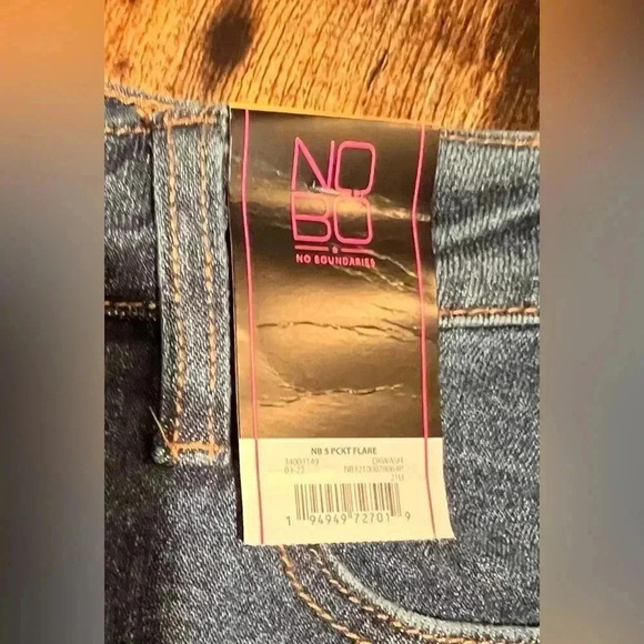 NOBO | juniors distressed bootleg jeans. Size: 13 - Picture 4 of 15